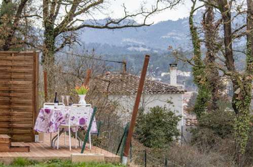 Photo 15 - Apartment in Gardanne with garden and terrace