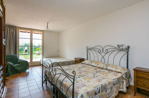 Foto 17 - Appartamento con 2 camere da letto a Cecina con piscina e vista mare