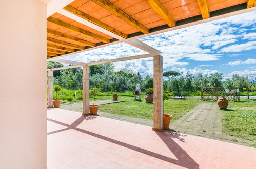 Foto 4 - Appartamento con 2 camere da letto a Cecina con piscina e giardino