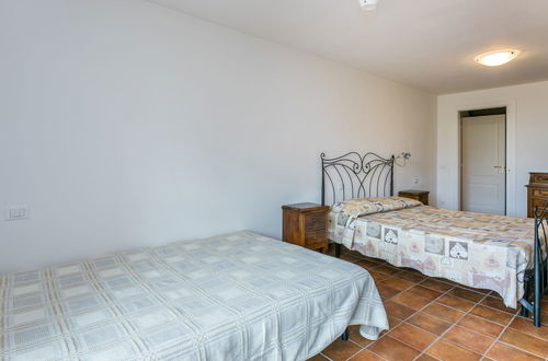 Photo 18 - 2 bedroom Apartment in Cecina with swimming pool and garden