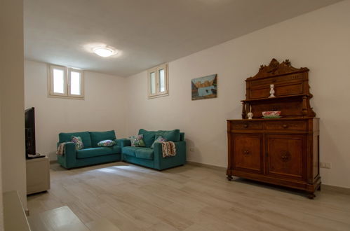 Foto 46 - Haus mit 3 Schlafzimmern in Bientina mit garten