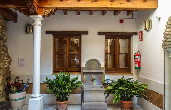 Alhambra Apartamentos Turisticos - Foto 2