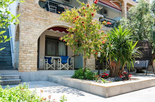 Photo 2 - Anny Residence & Suites