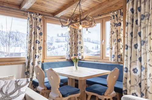 Foto 6 - Apartamento de 3 habitaciones en Reith bei Kitzbühel con sauna y vistas a la montaña