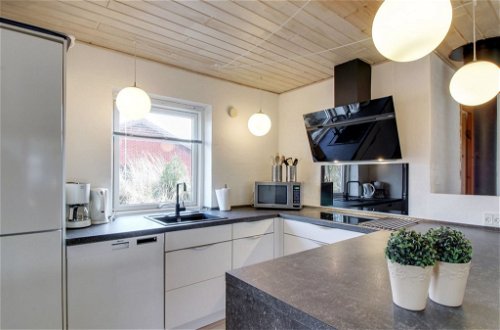 Photo 13 - 4 bedroom House in Blåvand with private pool and terrace
