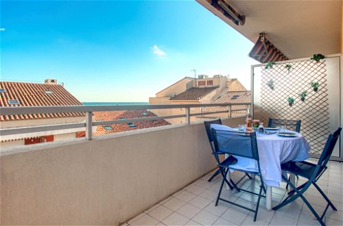 Foto 18 - Appartamento con 1 camera da letto a Fréjus con terrazza e vista mare