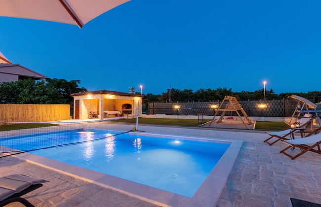 Casa de 4 quartos em Poličnik com piscina privada e jardim - Foto 35
