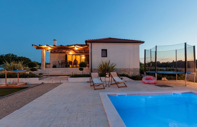 Casa de 4 quartos em Poličnik com piscina privada e jardim - Foto 33