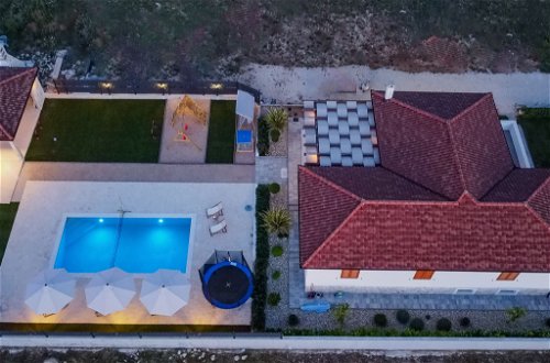 Foto 39 - Casa de 3 habitaciones en Poličnik con piscina privada y vistas al mar