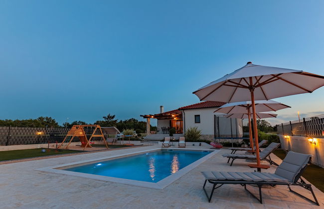 Casa de 4 quartos em Poličnik com piscina privada e jardim - Foto 38
