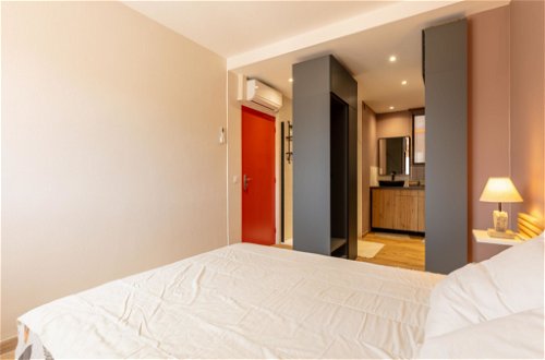 Foto 14 - Appartamento con 2 camere da letto a Hyères con terrazza e vista mare