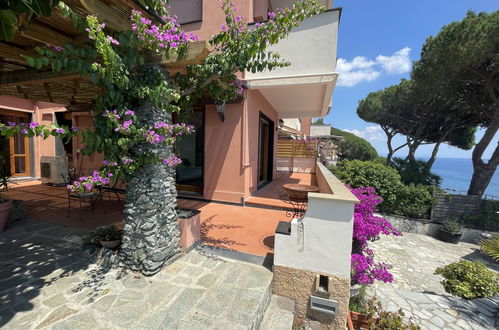 Photo 8 - Appartement de 2 chambres à Varazze avec jardin et terrasse