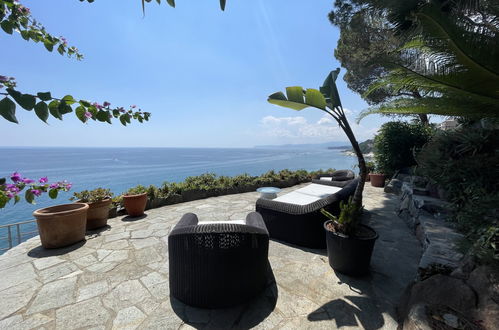 Photo 19 - 2 bedroom Apartment in Varazze with garden and sea view