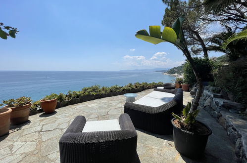 Foto 6 - Appartamento con 2 camere da letto a Varazze con giardino e vista mare