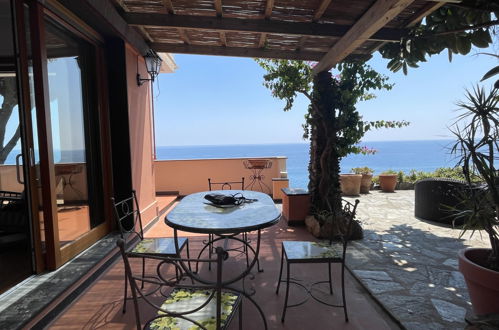 Photo 11 - 2 bedroom Apartment in Varazze with garden and sea view