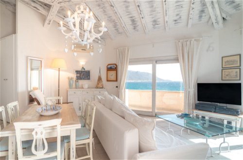 Photo 4 - Appartement de 2 chambres à Golfo Aranci avec piscine et vues à la mer