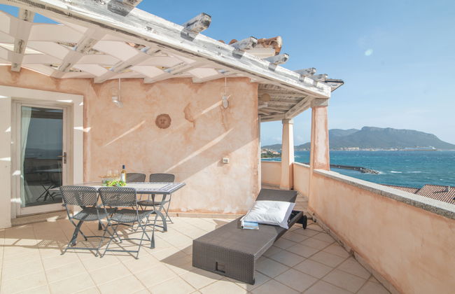 Apartamento de 3 quartos em Golfo Aranci com piscina e jardim - Foto 1