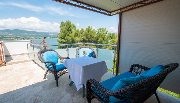 Foto 1 - Appartamento con 1 camera da letto a Trogir con terrazza e vista mare