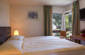 Foto 3 - Appartamento con 2 camere da letto a Crans-Montana con piscina e vista sulle montagne