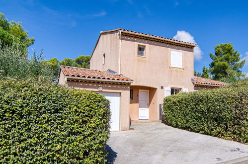 Photo 2 - Maison de 3 chambres à Nans-les-Pins avec piscine et terrasse