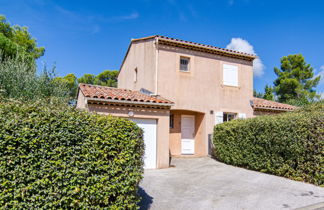 Foto 2 - Casa de 3 quartos em Nans-les-Pins com piscina e terraço