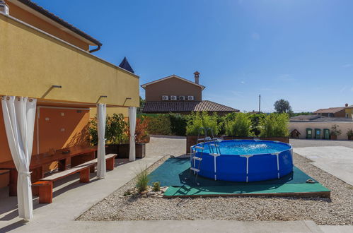 Photo 22 - Appartement de 3 chambres à Ližnjan avec piscine privée et terrasse