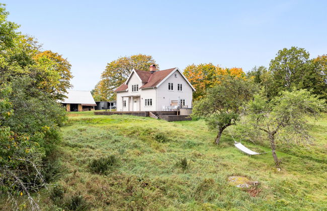 Casa de 4 quartos em Lammhult com jardim e banheira de hidromassagem - Foto 1