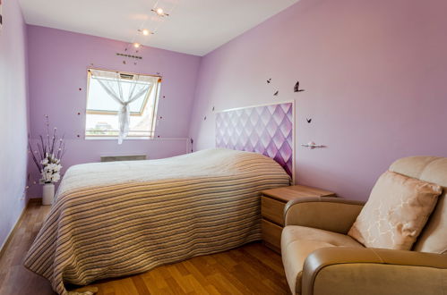 Foto 13 - Appartamento con 3 camere da letto a Cabourg con vista mare
