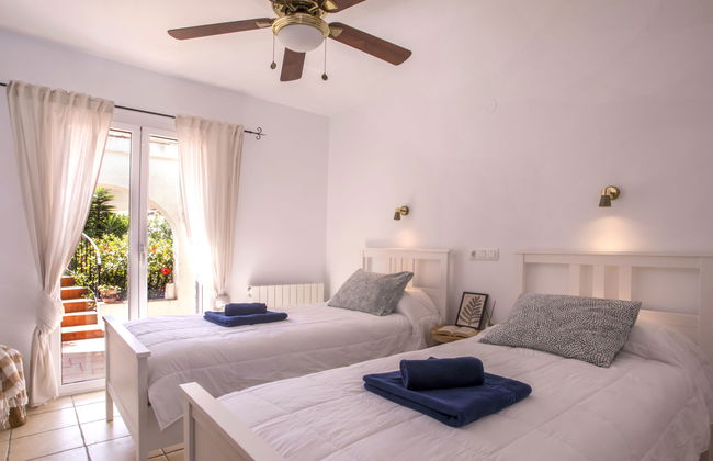 Casa de 4 quartos em Jávea com piscina privada e jardim - Foto 24