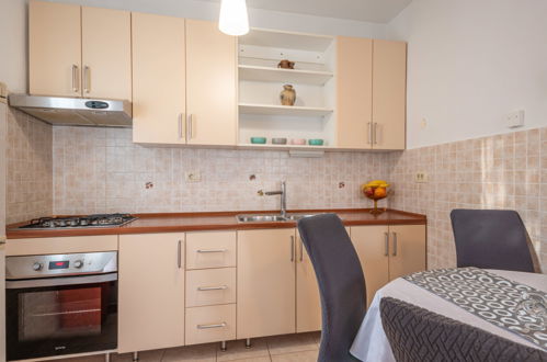 Foto 9 - Apartamento de 2 quartos em Crikvenica com terraço