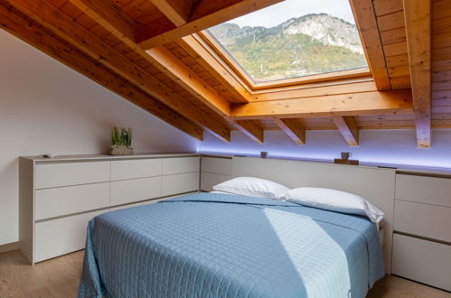 Foto 17 - Appartamento con 2 camere da letto a Musso con vista sulle montagne
