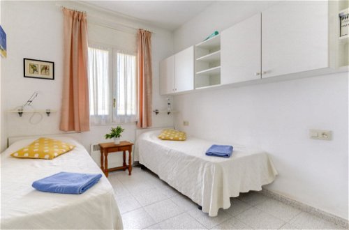 Foto 14 - Apartamento de 2 quartos em Castelló d'Empúries com piscina e vistas do mar