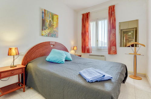 Foto 5 - Apartamento de 2 habitaciones en Castelló d'Empúries con piscina y vistas al mar