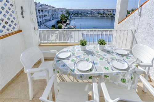 Photo 18 - Appartement de 2 chambres à Castelló d'Empúries avec piscine et vues à la mer