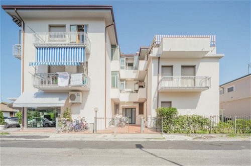 Foto 12 - Apartamento de 3 quartos em Viareggio com vistas do mar