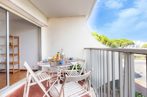 Photo 16 - Apartment in Le Grau-du-Roi with terrace and sea view