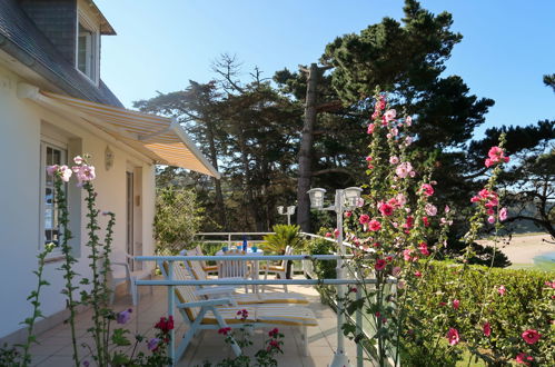 Foto 16 - Casa de 1 quarto em Saint-Michel-en-Grève com jardim e vistas do mar