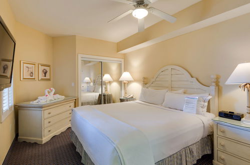 Foto 4 - Appartamento con 1 camera da letto a Fort Myers Beach con piscina e vista mare