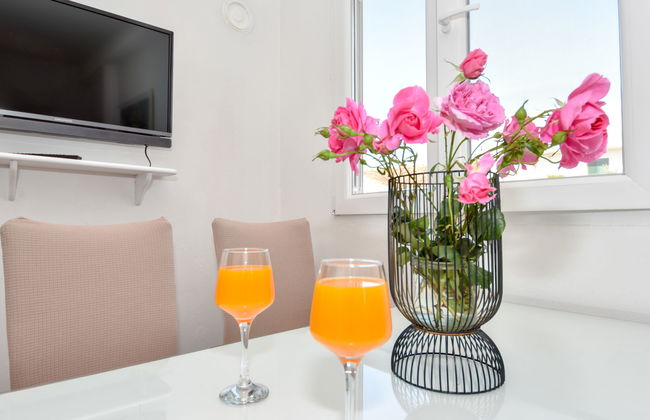 6 bedroom House in Sukošan with terrace - Photo 7