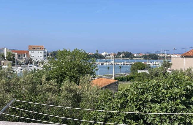 6 bedroom House in Sukošan with terrace - Photo 34