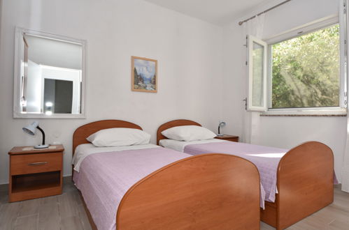 Foto 14 - Casa con 6 camere da letto a Sukošan con terrazza e vista mare