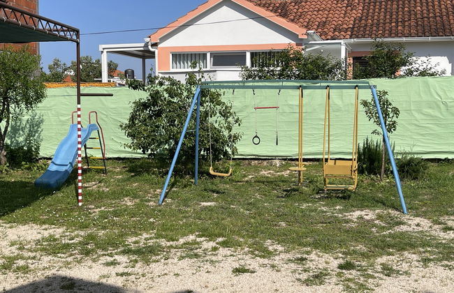 6 bedroom House in Sukošan with terrace - Photo 41