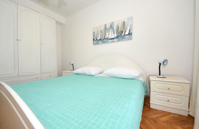 6 bedroom House in Sukošan with terrace - Photo 19