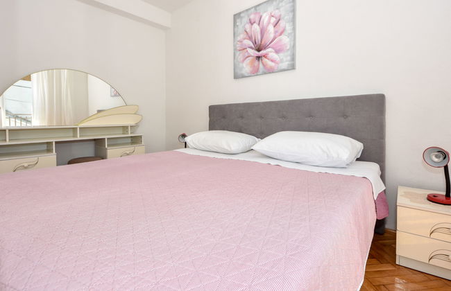 6 bedroom House in Sukošan with terrace - Photo 24