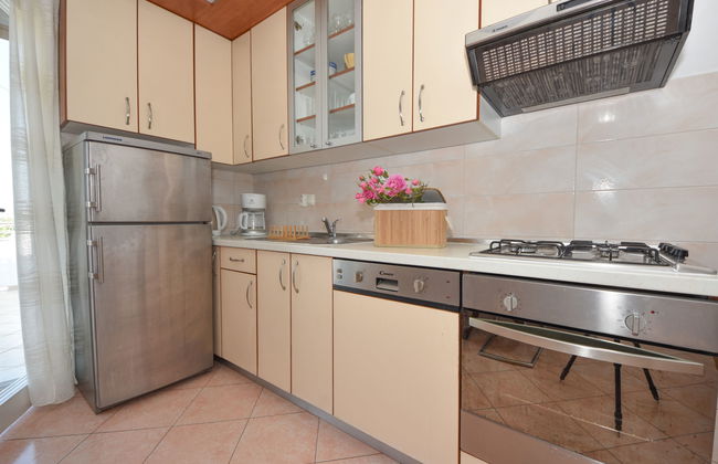 6 bedroom House in Sukošan with terrace - Photo 26