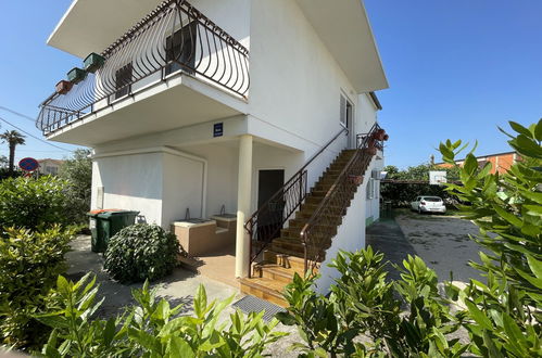 Foto 1 - Haus mit 6 Schlafzimmern in Sukošan mit terrasse und blick aufs meer