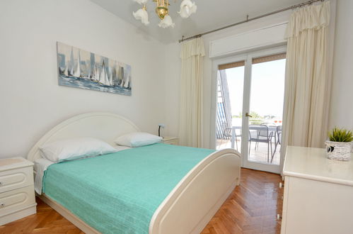 Foto 20 - Casa con 6 camere da letto a Sukošan con terrazza e vista mare