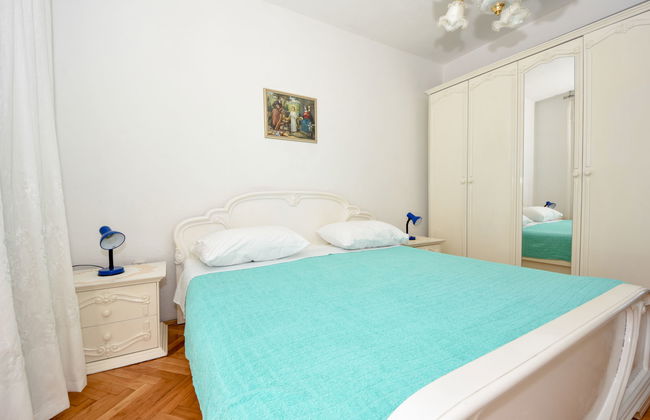 6 bedroom House in Sukošan with terrace - Photo 31