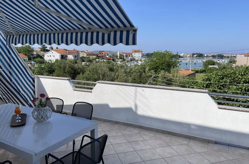 Foto 33 - Casa con 6 camere da letto a Sukošan con terrazza e vista mare