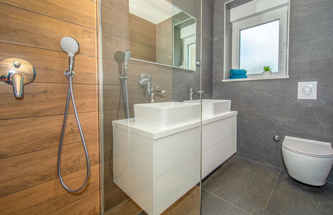 Casa de 4 quartos em Proložac com piscina privada e jardim - Foto 28
